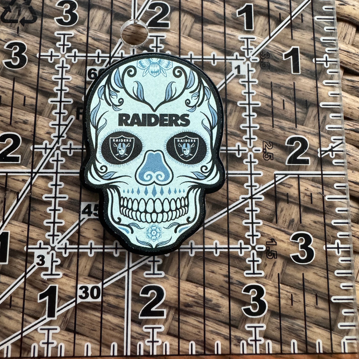 Acrylic Flatback, Planar, Cabochon, Single Pc - Football Raiders Skull