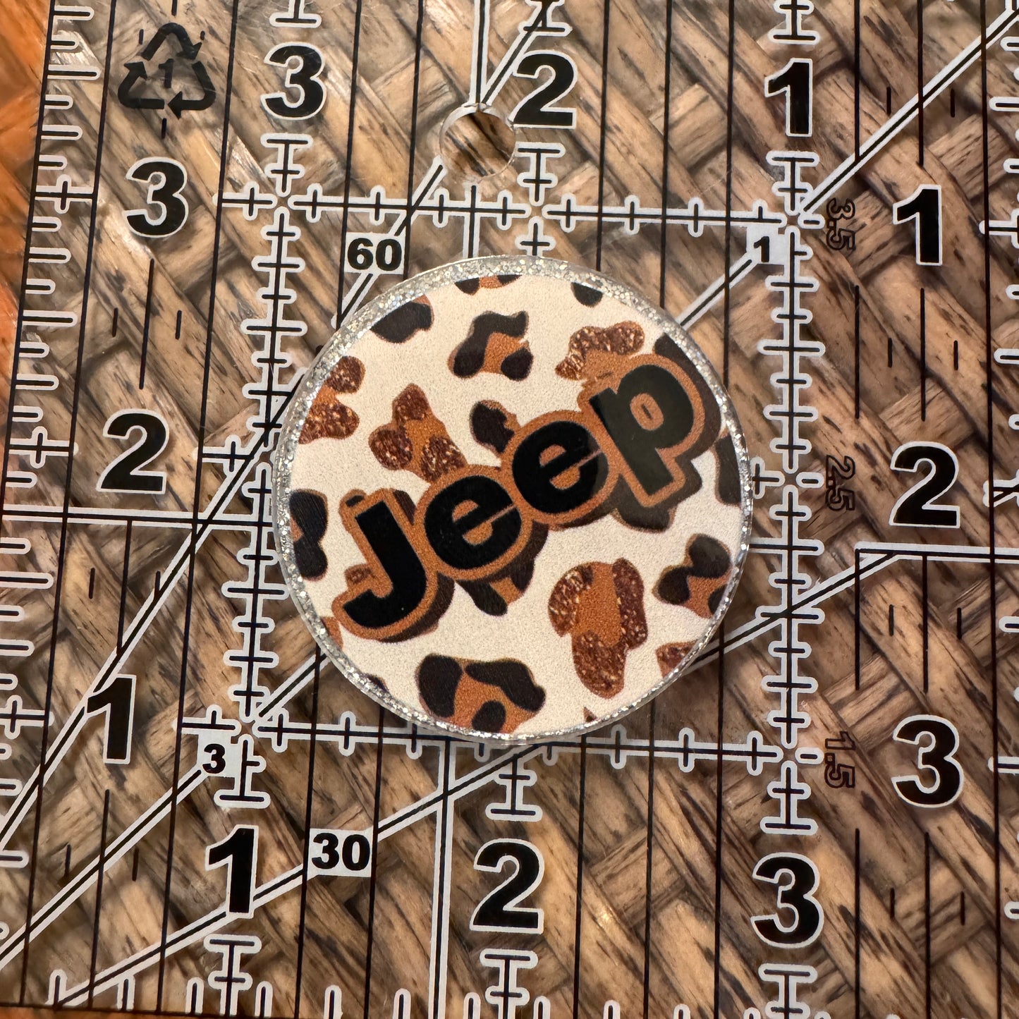 Jeep Acrylic Flatback, Planar, Cabochon, Single Pc.