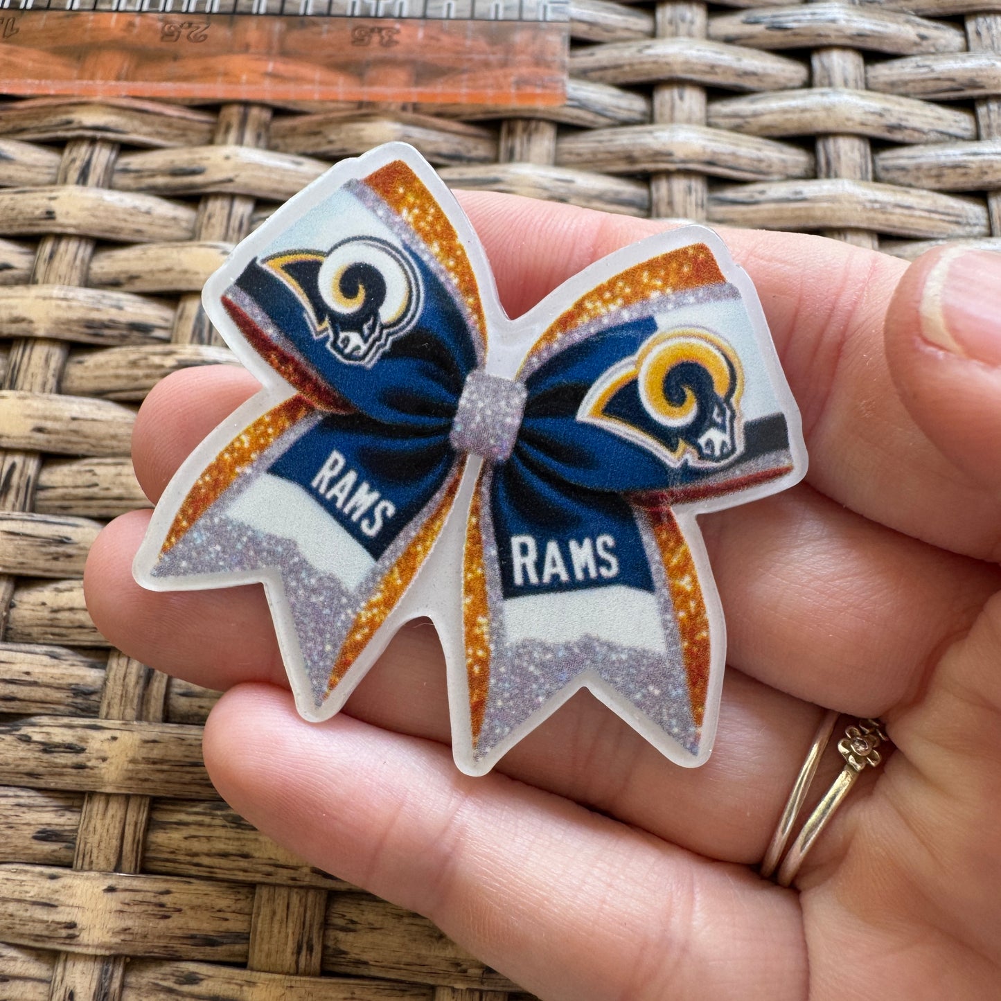 Rams, Bow,  Football, Planar, Cabochon, Single Pc.