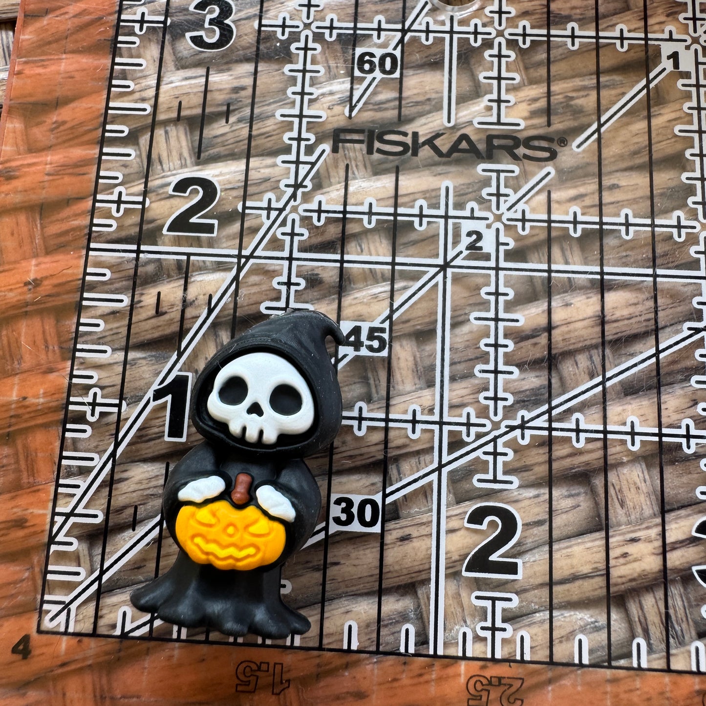 Flocal Bead Silicone 3D Scream Ghost Guy with Pumpkin