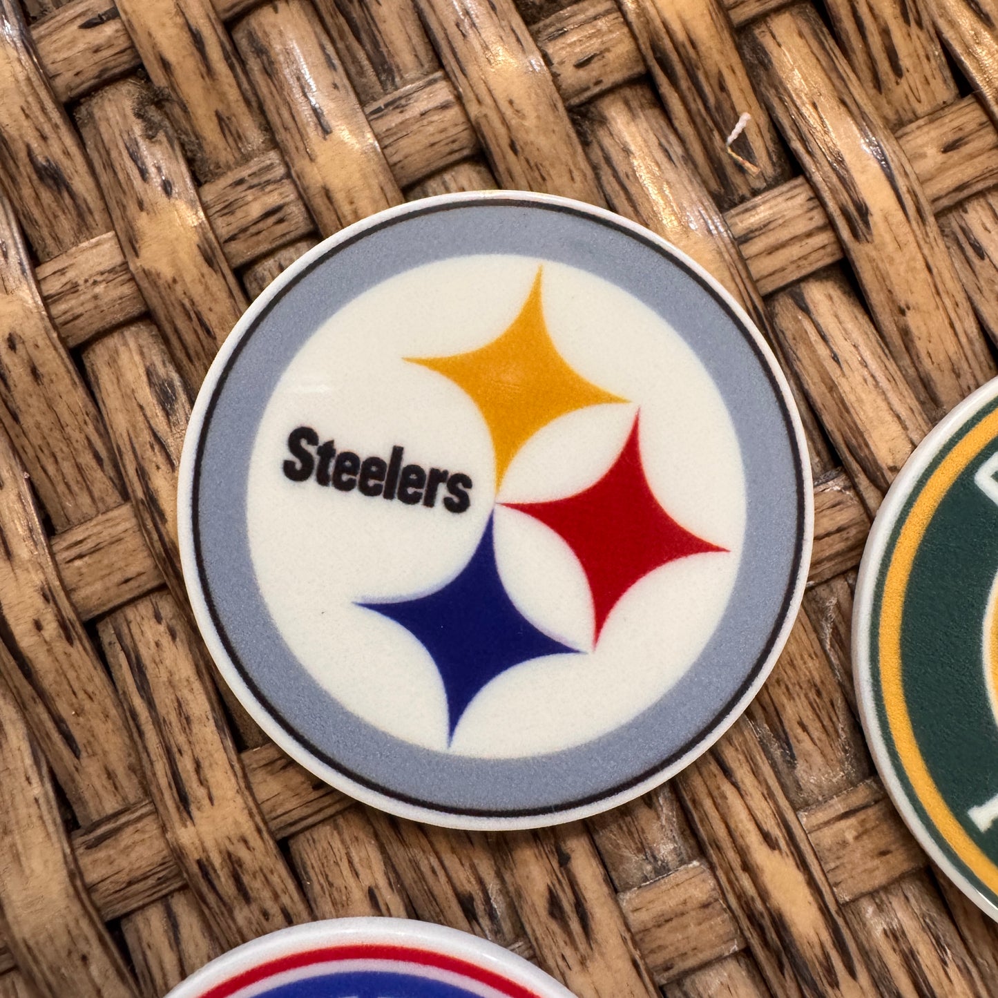 Acrylic Flatback, Single Pc. NFL Football Teams Round No Glitter