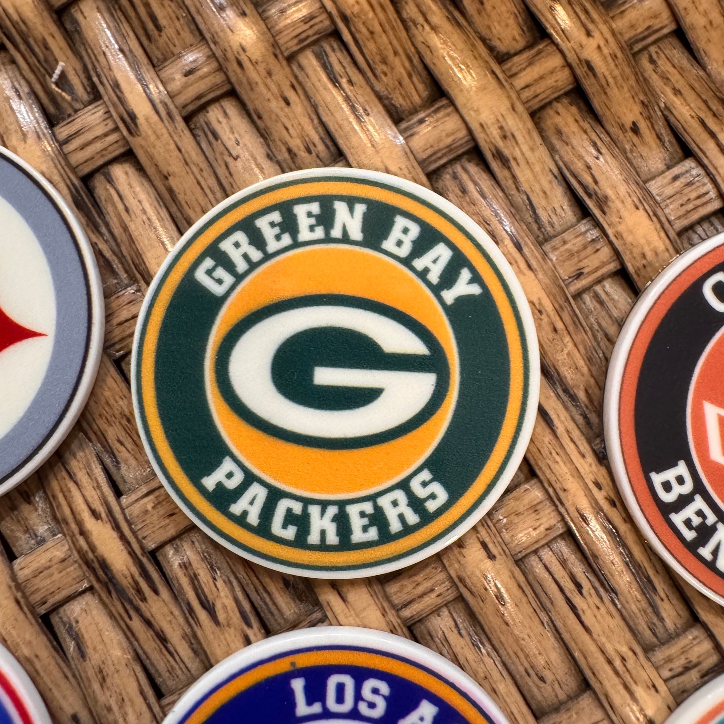 Acrylic Flatback, Single Pc. NFL Football Teams Round No Glitter