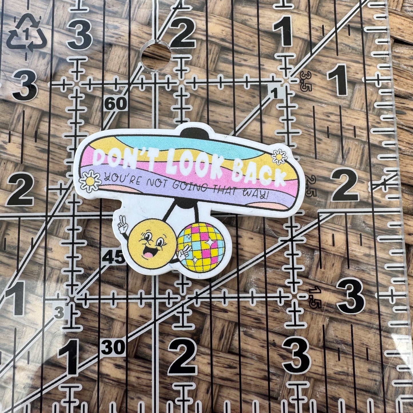 Don't Look Back Flatback, Planar, Cabochon, Single Pc